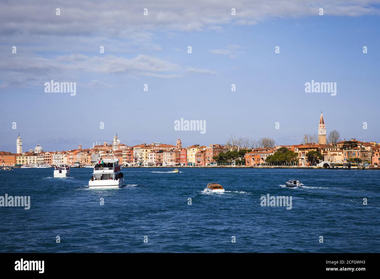 Vita vivace nella Laguna di Venezia prima di chiudere Foto Stock