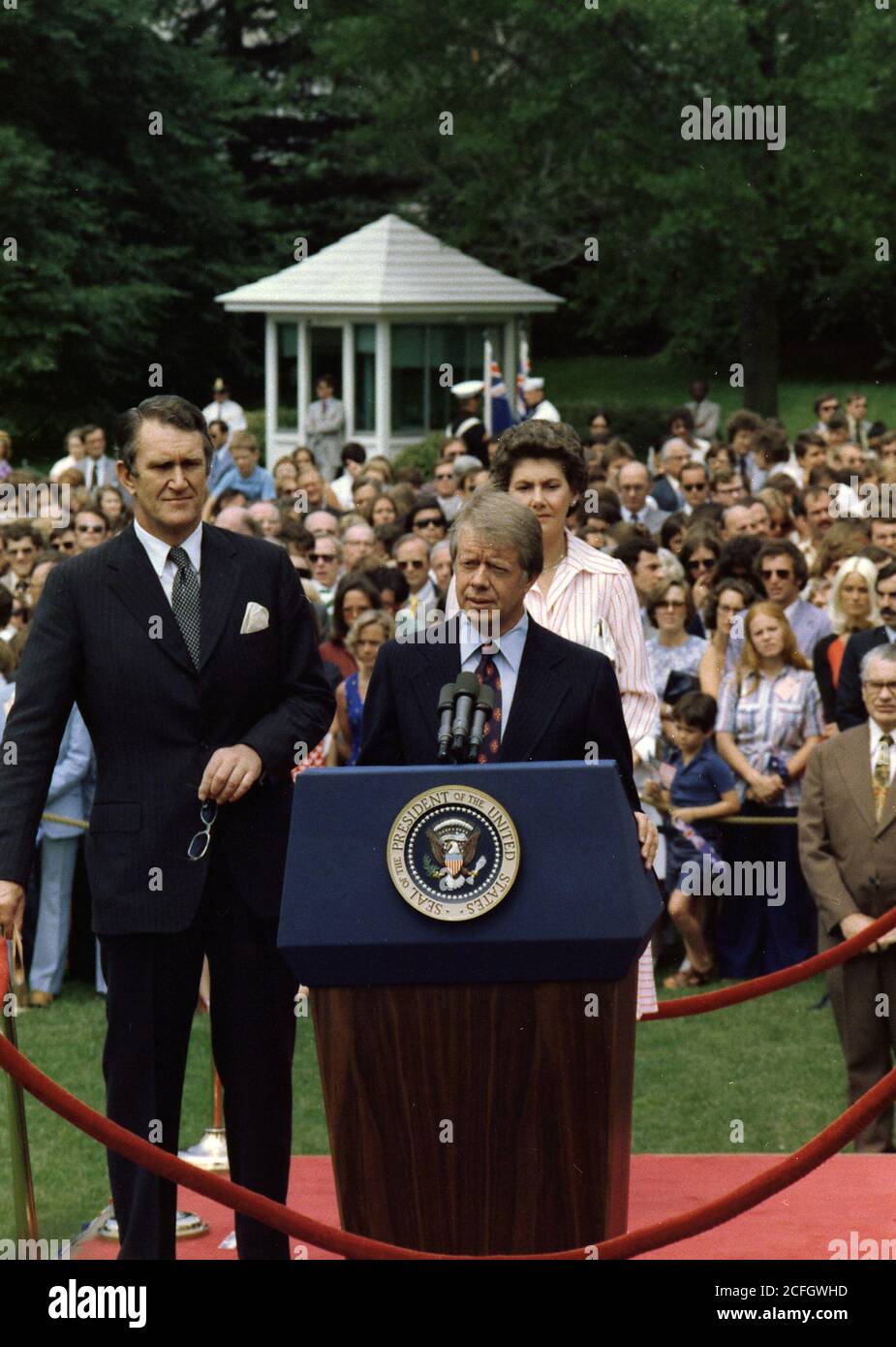 John Fraser primo Ministro dell'Australia e Jimmy carter durante una cerimonia di arrivo in visita di Stato. CA. 06/22/1977 Foto Stock