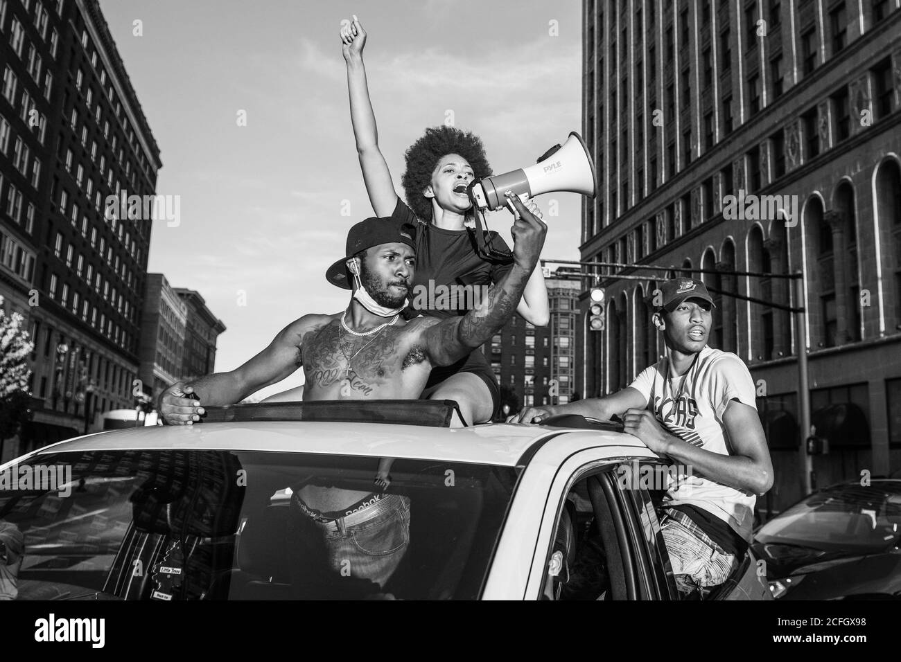 Louisville, Stati Uniti. 04 settembre 2020. LOUISVILLE, KY- 4 SETTEMBRE: I manifestanti dimostrano nei pressi di Jefferson Square Park il 4 settembre 2020, il giorno prima del Kentucky Derby a Louisville, Kentucky. (Foto di Chris Tuite/ImageSPACE) Credit: Imagespace/Alamy Live News Foto Stock