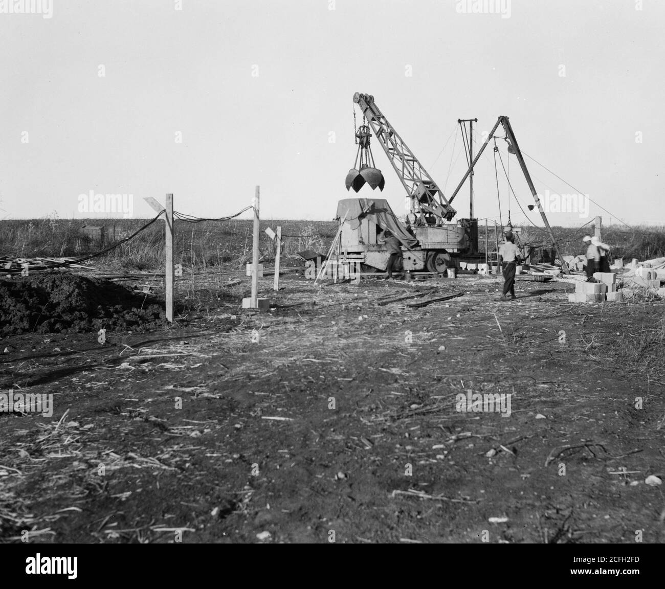 Didascalia originale: Jerusalem Water Works. Bene affondare operazioni a Ras el Ain - Ubicazione: Israele ca. 1934-1939 Foto Stock