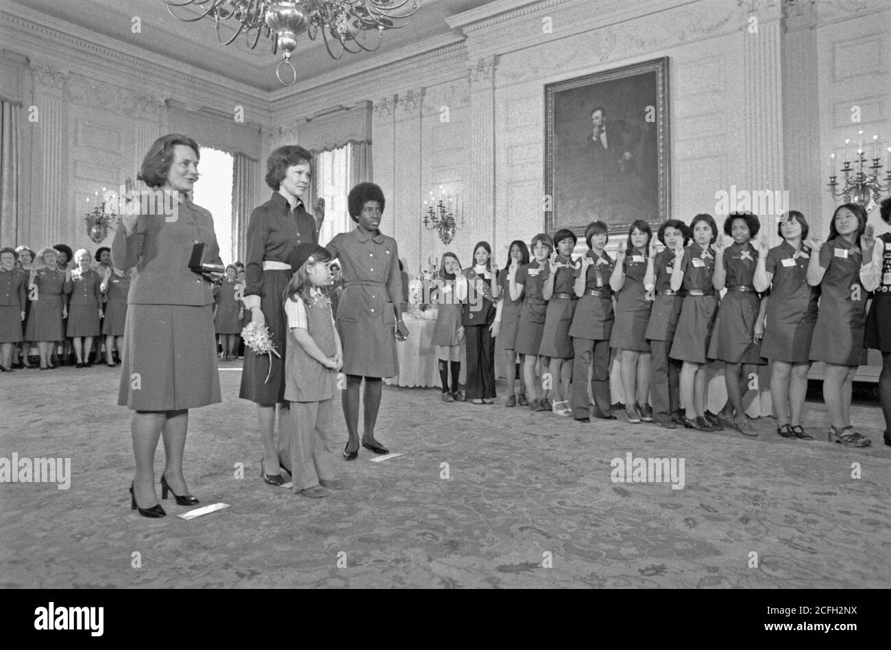 Rosalynn carter con rappresentanti delle Girl Scouts d'America ca. 03/11/1977 Foto Stock