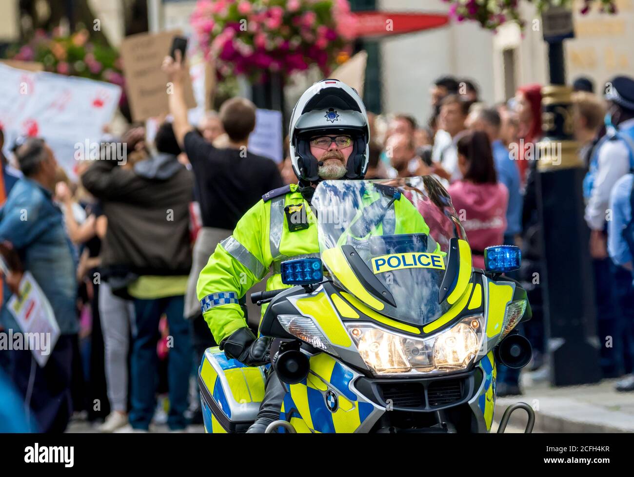 Westminster, Londra, Regno Unito. 5 settembre, 2020.gli ufficiali di polizia coprono la protesta della ribellione estinzione nel centro di Londra, Regno Unito Foto Stock