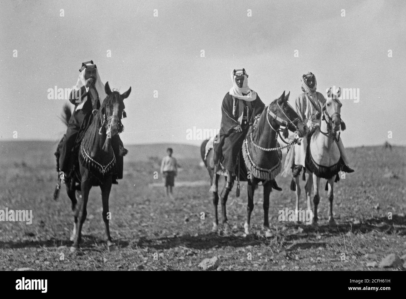 Storia del Medio Oriente - Visita di Emir Saud all'Emir Abdullah di Amman. Emir Abdullah a cavallo con assistenti montati Foto Stock