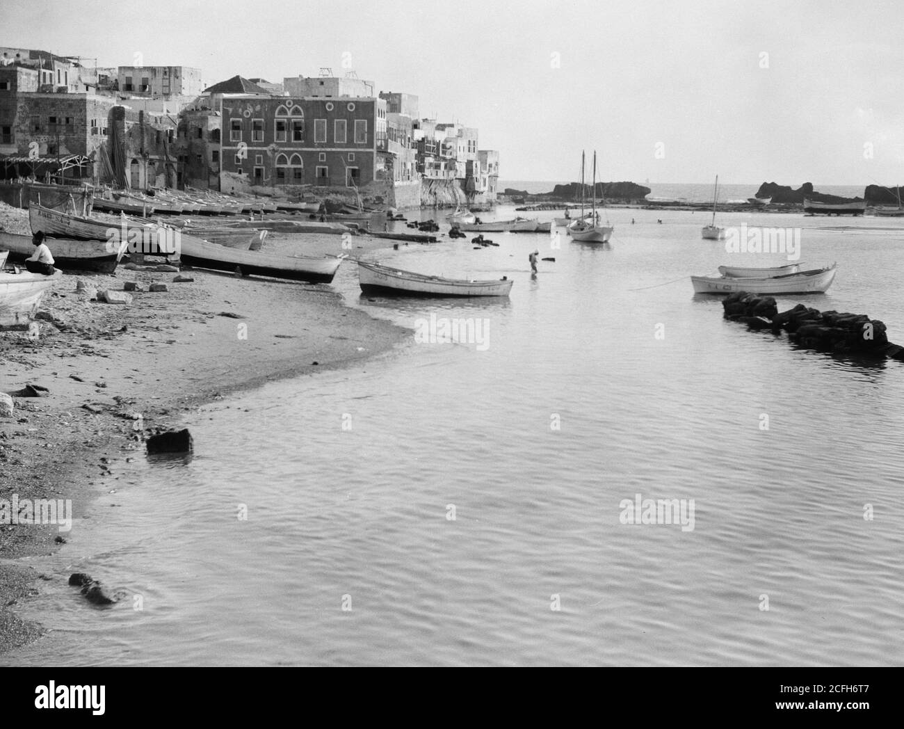 Storia del Medio Oriente - lungo la costa fino a Tripoli. Tripoli. El-Mina mostra l'ancoraggio e il porto roccioso Foto Stock