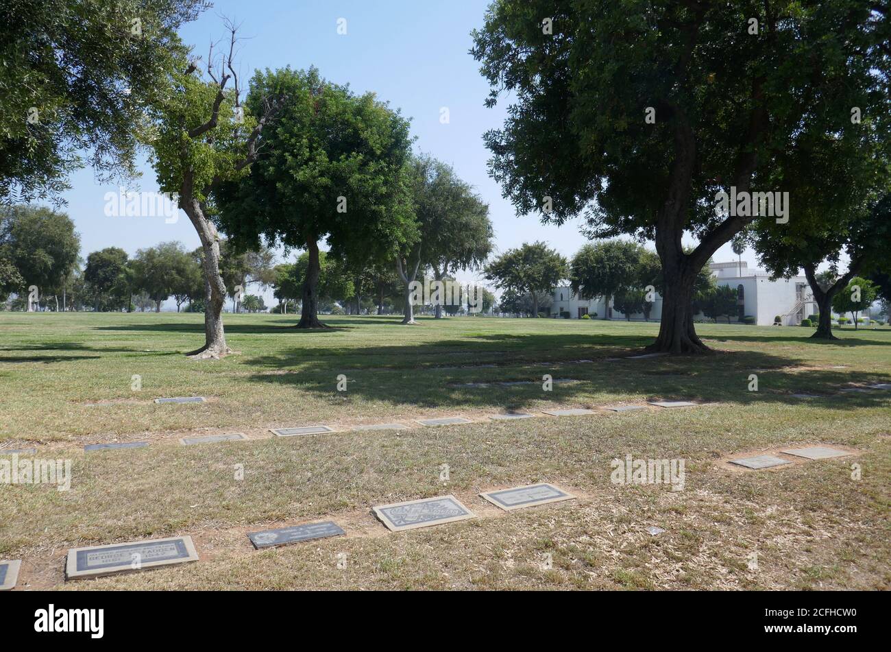 Los Angeles, California, USA 4 settembre 2020 UNA visione generale dell'atmosfera della tomba di Jose Gallardo Diaz al Calvario Cimitero il 4 settembre 2020 a Los Angeles, California, USA. Jose Diaz fu vittima di un omicidio alla Sleepy Lagoon il 2 agosto 1942. Foto di Barry King/Alamy Stock foto Foto Stock