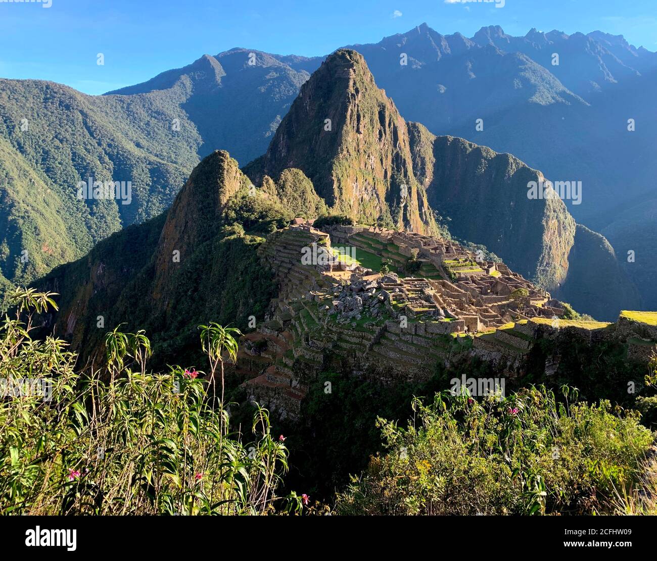 Machu Picchu Inca loct città fortezza in Ande montagne Perù Sud America. Foto Stock