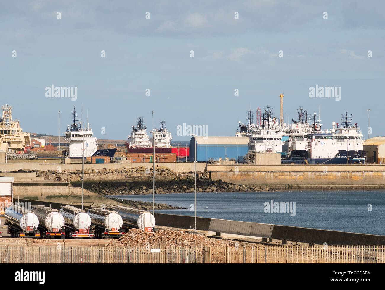 Navi di sostegno offfshore sono state poste nel porto di Sunderland, nel nord-est dell'Inghilterra, Regno Unito Foto Stock