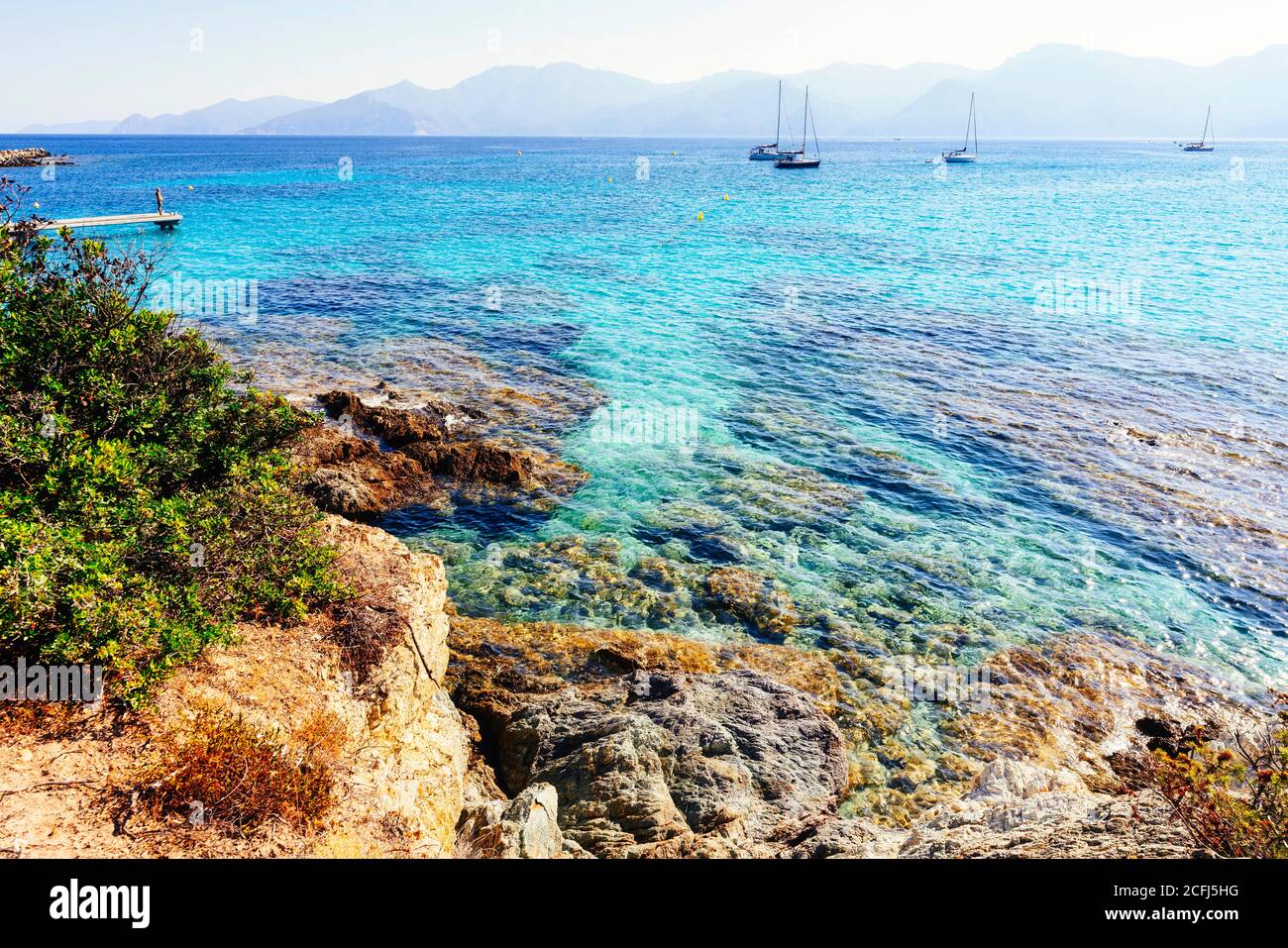 Lotus spiaggia, Capo Corse, Corsica, Francia. Acque turchesi e coste selvagge Foto Stock