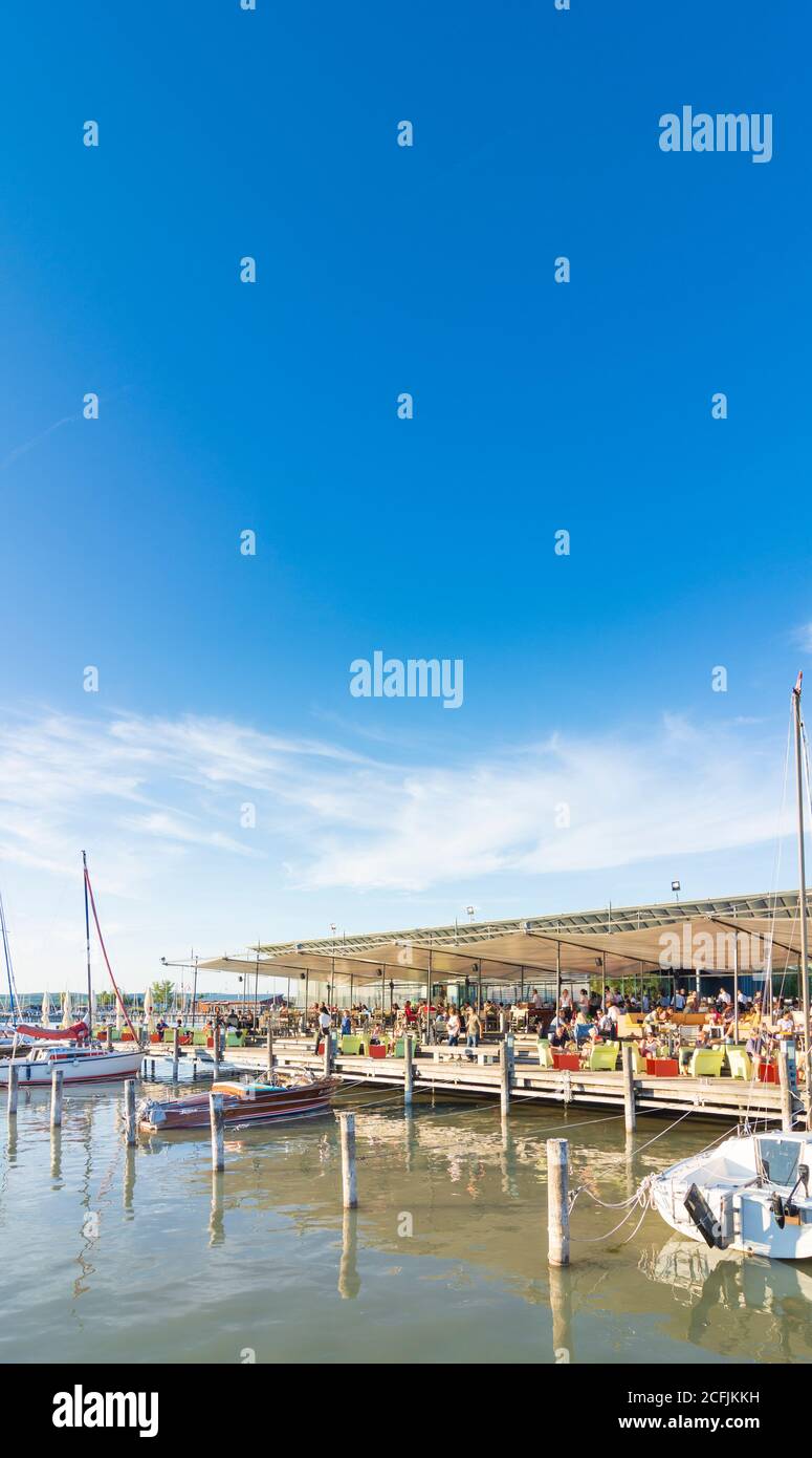 Neusiedl am See: Ristorante 'ole West' a Neusiedler See (Lago Neusiedl), navi a vela a Neusiedler See (Lago Neusiedl), Burgenland, Austria Foto Stock