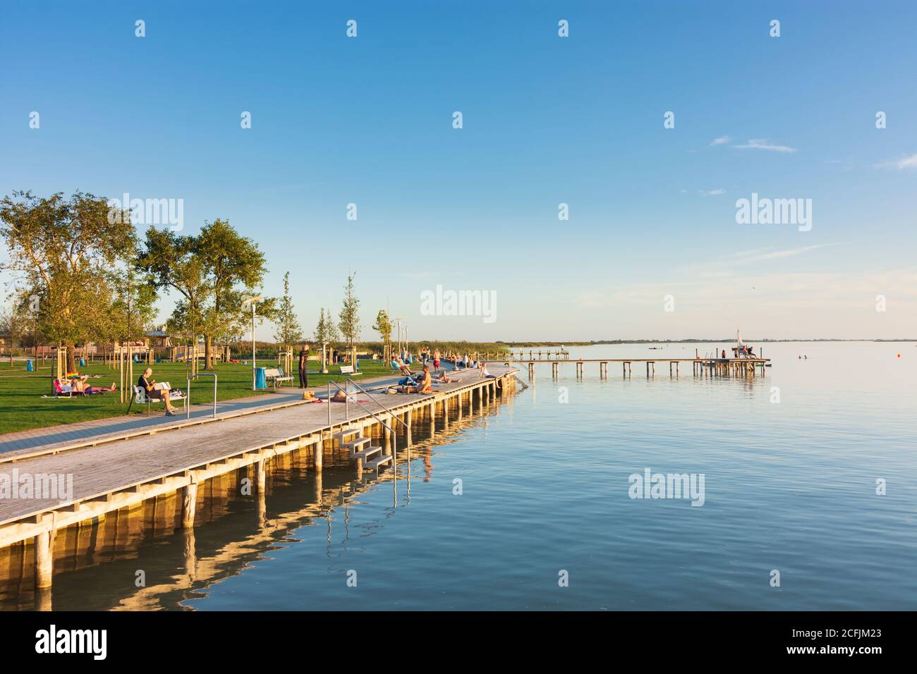 Weiden am See: spiaggia, lido a Neusiedler See (Lago Neusiedl) a Neusiedler See (Lago Neusiedl), Burgenland, Austria Foto Stock