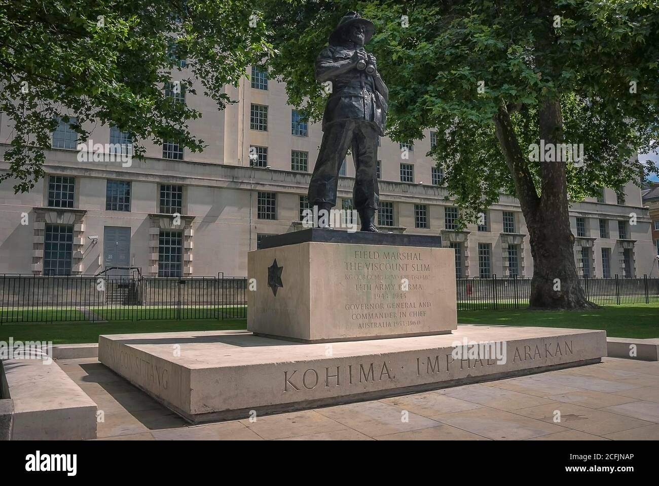 Una statua a Whitehall, Londra, che ricorda gli uomini che hanno servito nella XIV Armata Britannica in Estremo Oriente durante la seconda guerra mondiale Foto Stock