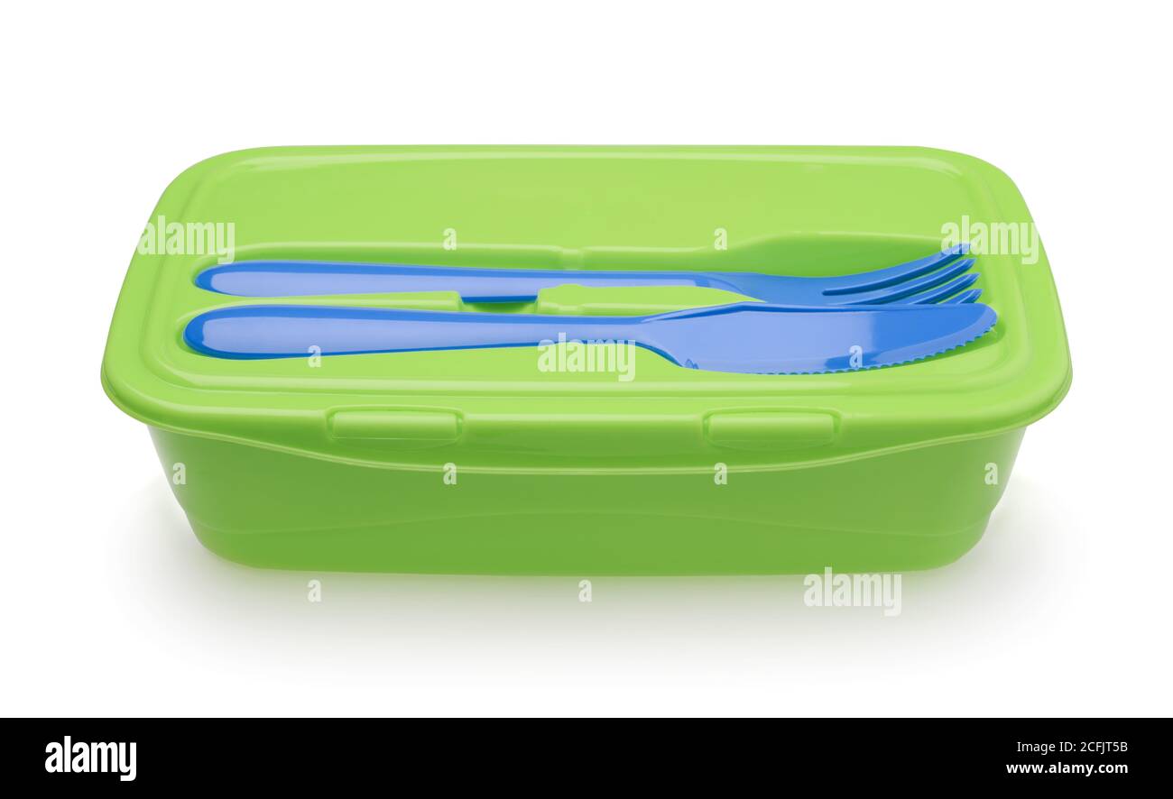 Contenitore in plastica per alimenti con forchetta e coltello isolati su bianco. Foto Stock