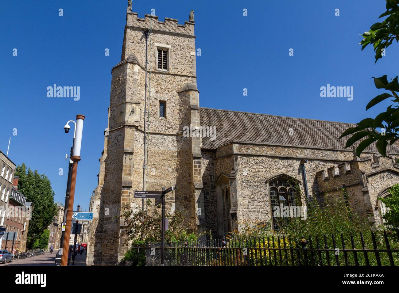 La Chiesa di San Botolph (Chiesa Anglicana) su Trumpington Street, Cambridge, Cambridgeshire, Regno Unito. Foto Stock