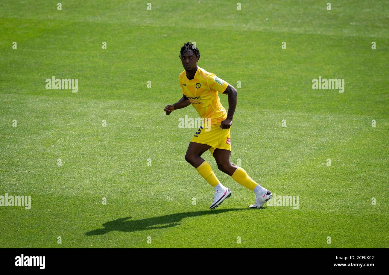 Brentford, Regno Unito. 06 settembre 2020. Anthony Stewart di Wycombe Wanderers durante la prima partita della Carabao Cup tra Brentford e Wycombe Wanderers ha giocato a porte chiuse mentre le linee guida governative continuano ad avere partite senza tifosi durante la prima partita competitiva al Brentford Community Stadium di Brentford, in Inghilterra, il 6 settembre 2020. Foto di Andy Rowland. Credit: Prime Media Images/Alamy Live News Foto Stock