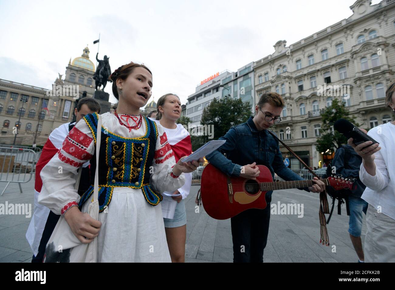 Praga, Repubblica Ceca. 05 settembre 2020. Le donne bielorusse che vivono nella Repubblica Ceca sostengono la Bielorussia, che protestano e chiedono libertà e giustizia a Praga, Repubblica Ceca, 5 settembre 2020. Credit: Katerina Sulova/CTK Photo/Alamy Live News Foto Stock