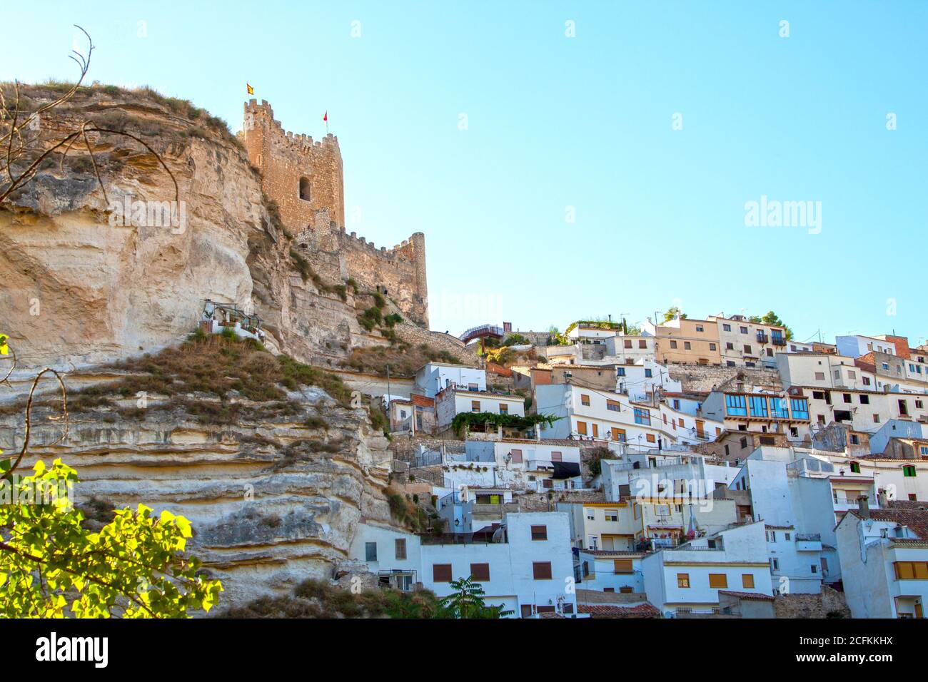 Vista di Alcala del Jucar (Albacete), uno dei più bei villaggi rurali della Spagna. Castiglia-la Mancha. Foto Stock