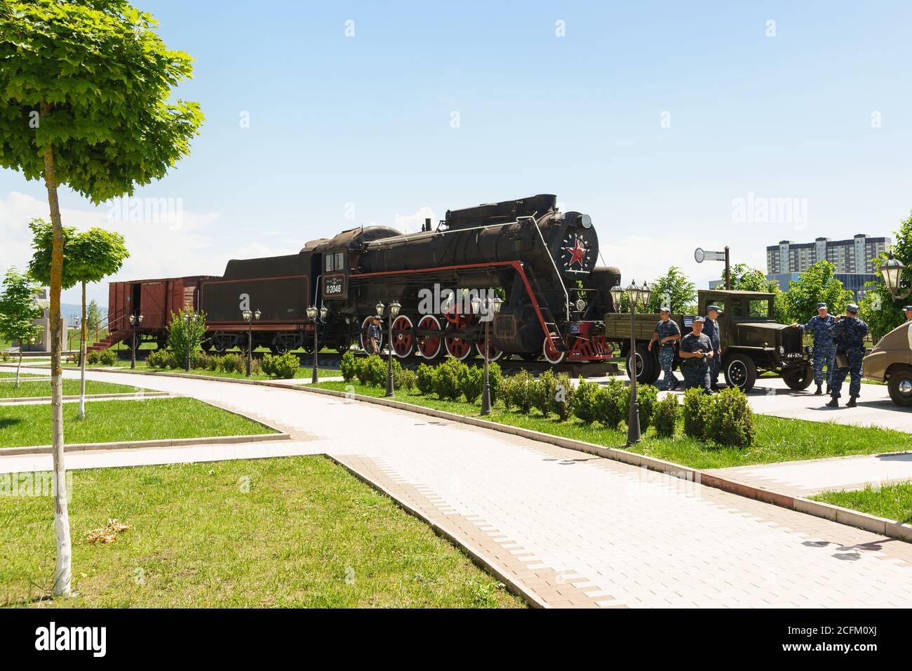 Nazran, Inguscezia, Russia - 02 giugno 2019: La locomotiva a vapore è un vero e proprio veicolo storico in cui Ingush è stato deportato in Kazakistan e Asia centrale Foto Stock
