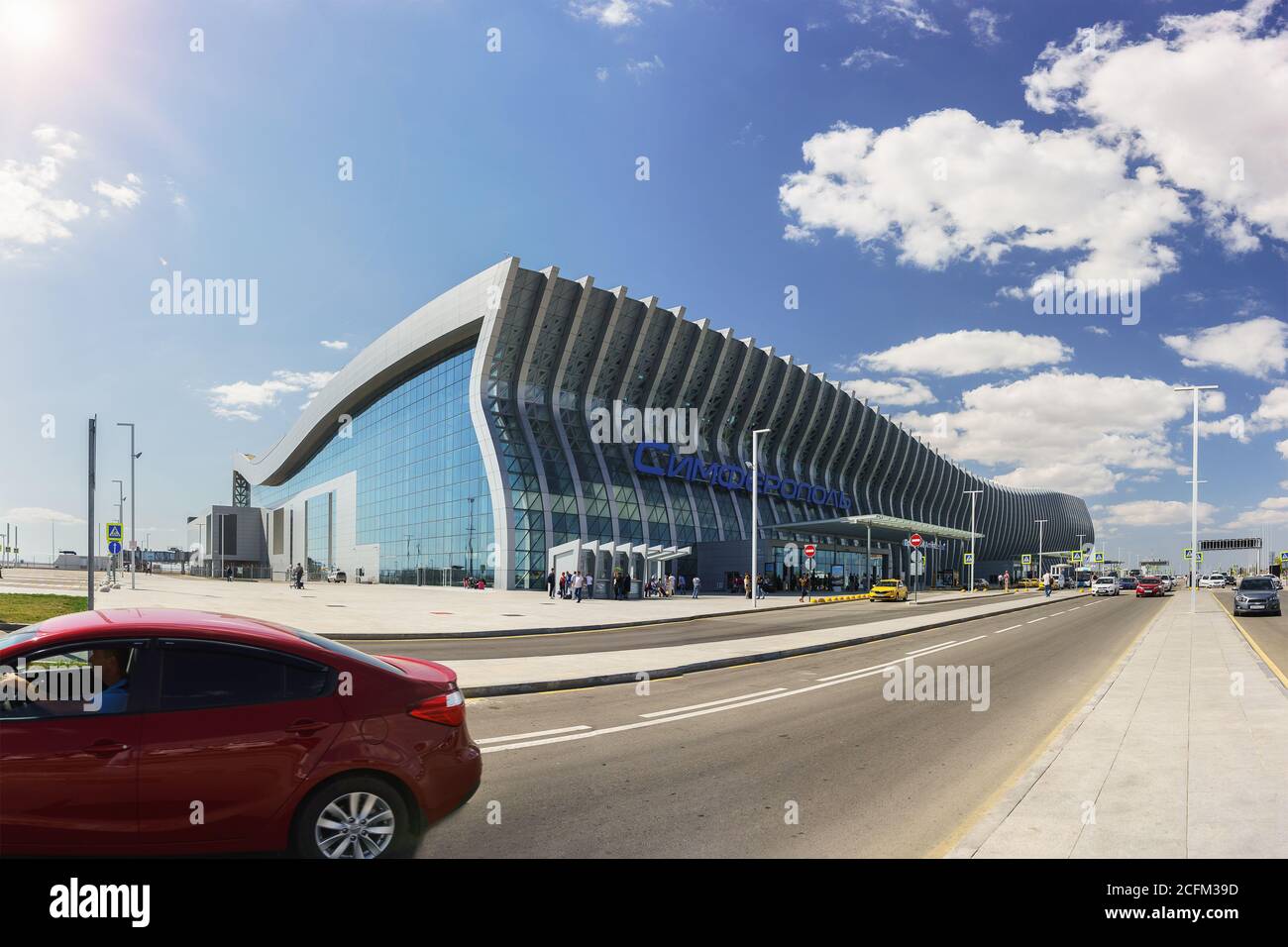 Simferopol, Crimea, Russia-13 settembre 2019: Nuovo moderno terminal aereo Aivazovsky a Simferopol, Crimea Foto Stock