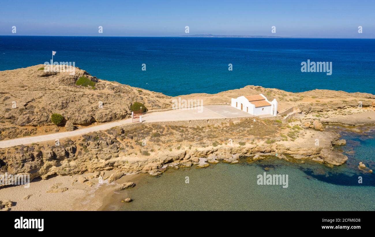 Veduta aerea della spiaggia e della chiesa di San Nicola, Zante, Grecia Foto Stock