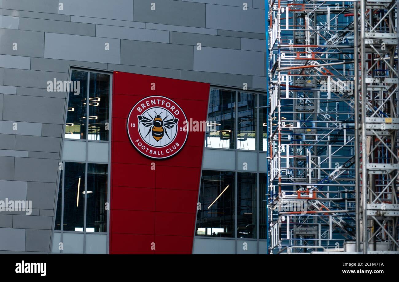 Brentford, Regno Unito. 06 settembre 2020. Ammira l'esterno dello stadio in vista della prima partita della Carabao Cup tra Brentford e Wycombe Wanderers giocata a porte chiuse, mentre le linee guida governative continuano ad avere partite disputate senza tifosi durante la prima partita competitiva al Brentford Community Stadium di Brentford, in Inghilterra, il 6 settembre 2020. Foto di Andy Rowland. Credit: Prime Media Images/Alamy Live News Foto Stock