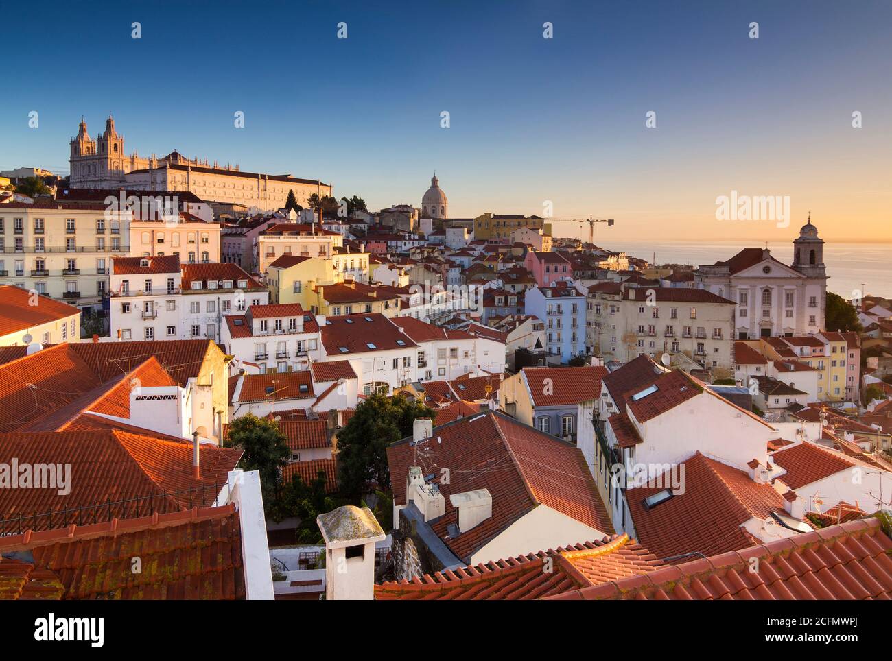Puzzle Lais 1000 Pezzi: Vista Panoramica Sui Tetti Di Alfama, Lisbona, Portogallo