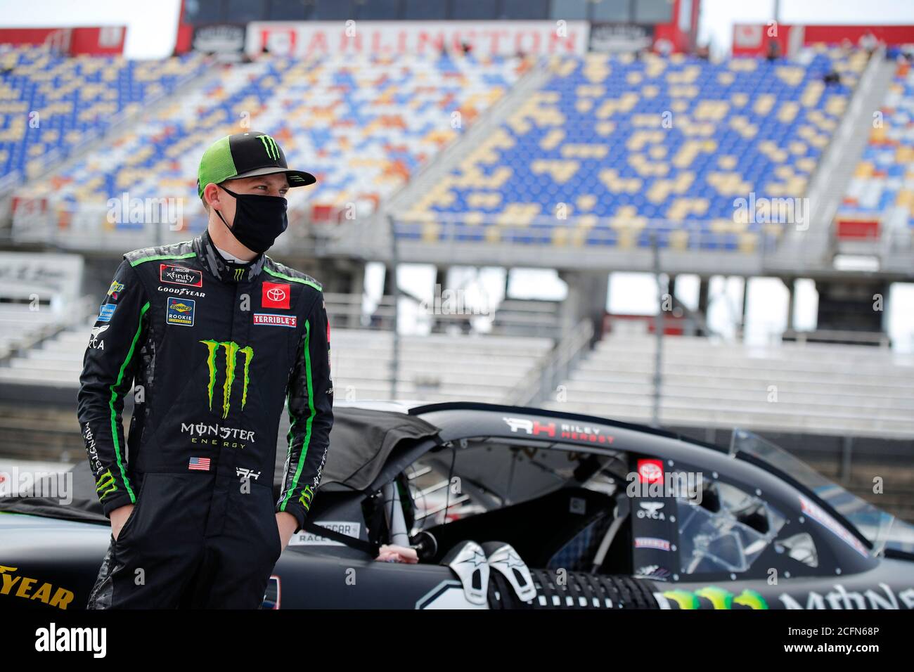 Darlington, Carolina del Sud, Stati Uniti. 5 Settembre 2020. Riley Herbst (18) corse per le clip sportive Haircut VFW 200 al circuito Darlington di Darlington, Carolina del Sud. Credit: Stephen A. Arce/ASP/ZUMA Wire/Alamy Live News Foto Stock