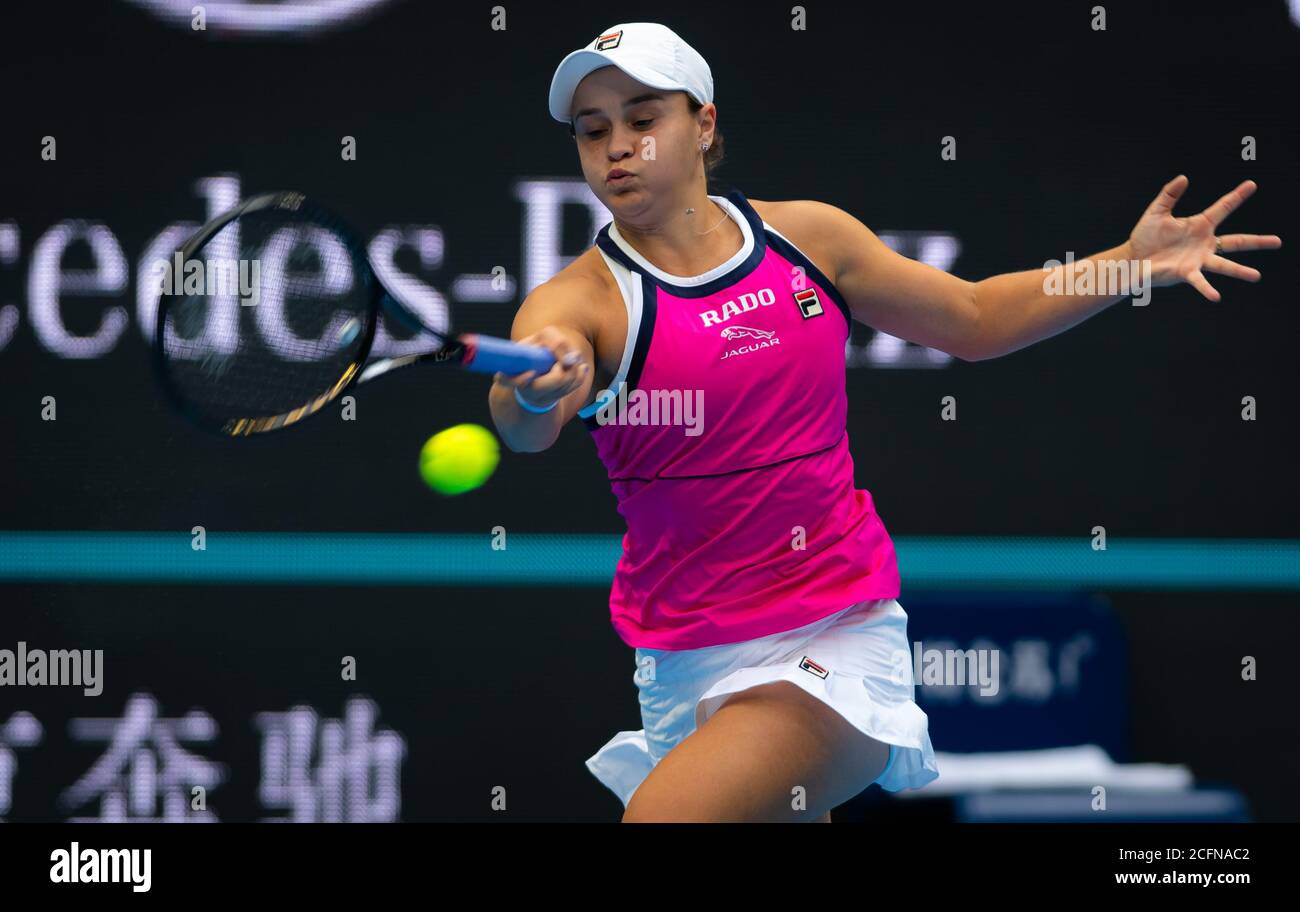 Ashleigh Barty of Australia in azione durante la sua partita semifinale Al torneo di tennis obbligatorio China Open Premier 2019 Foto Stock