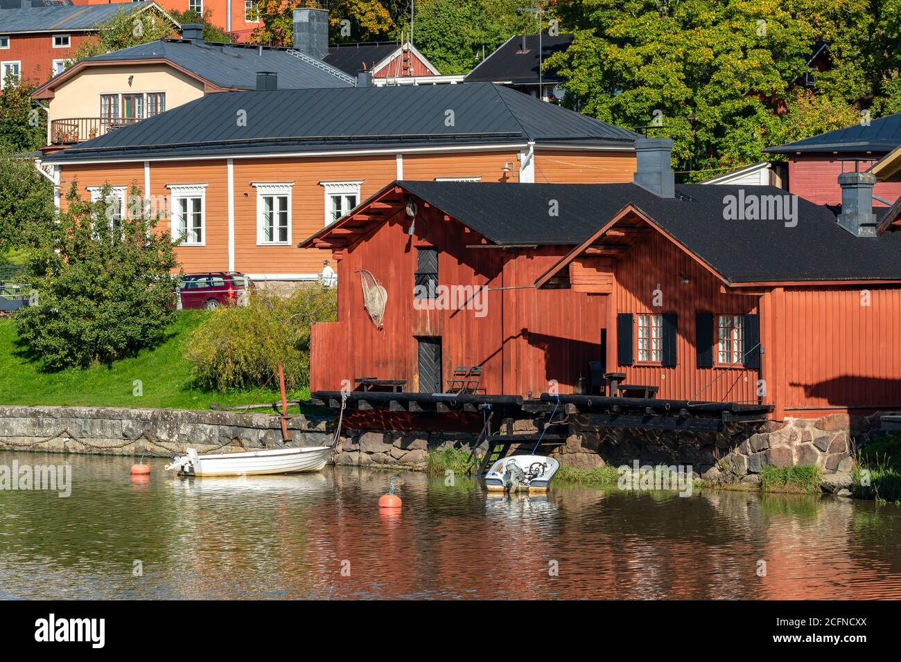 Vecchie case rosse in legno nel centro storico di Porvoo, Finlandia Foto Stock