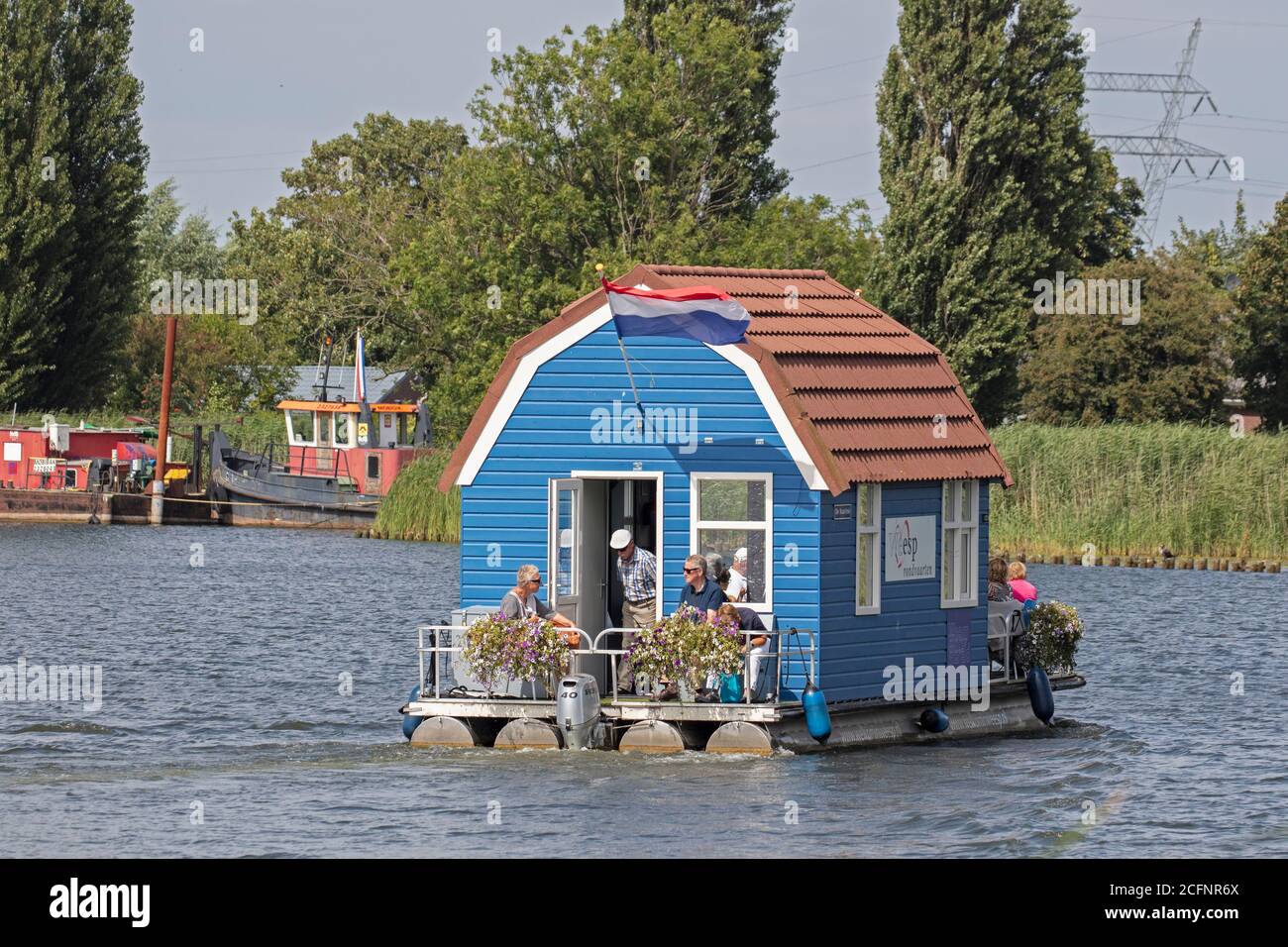 Paesi Bassi, Weesp, fiume vecht, casa d'acqua di vacanza in stile tradizionale. Foto Stock