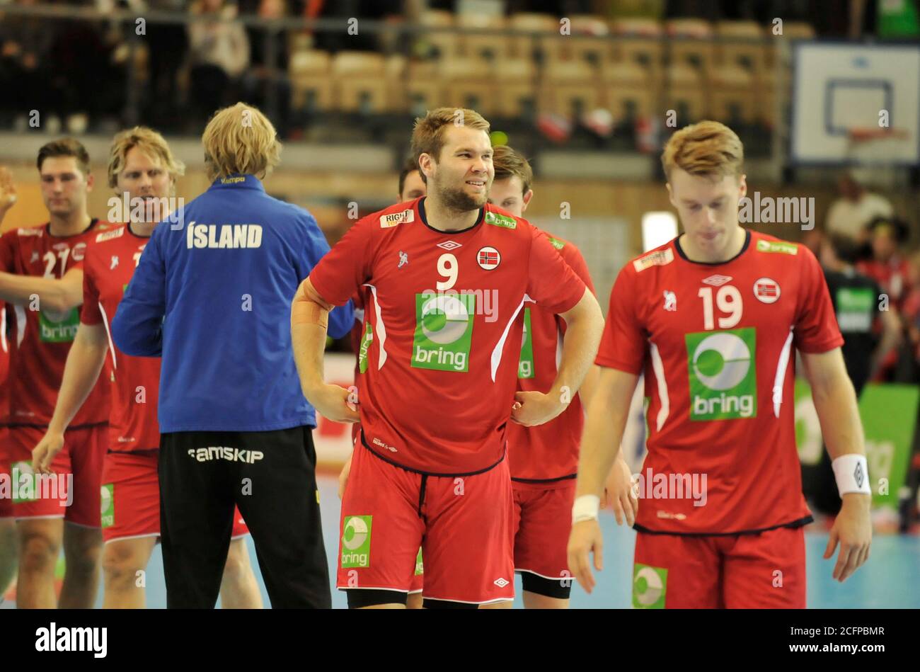 I giocatori norvegesi sono delusi dopo aver perso 27-28 casa in Islanda nel torneo della Golden League di Oslo. Qui Petter Øverby (9) (Gonzales Photo/Jan-Erik Eriksen). Oslo, 05 novembre 2015. Foto Stock