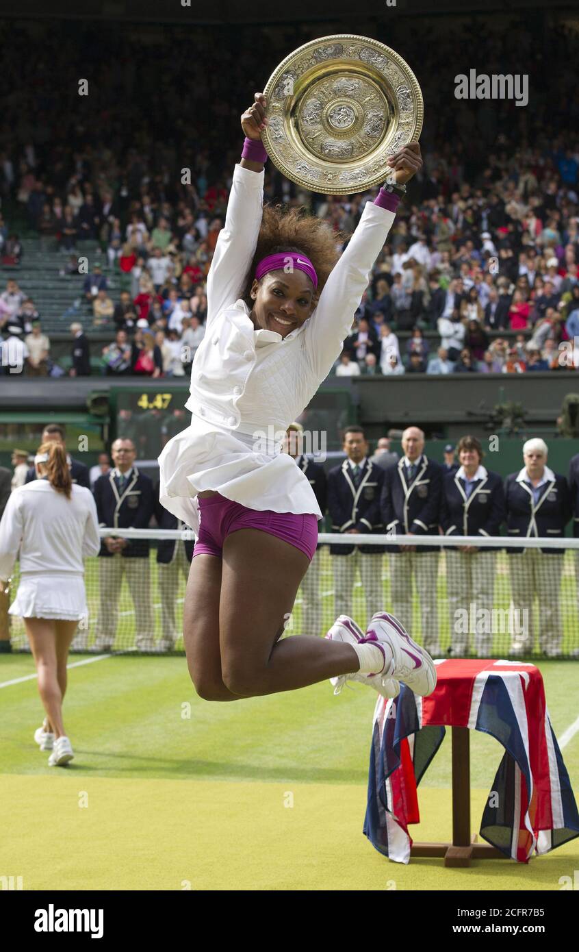 Serena Williams vince il Wimbledon Ladies Title Wimbledon Tennis Championships, Londra, Gran Bretagna - 07 lug 2012 CREDIT : MARK PAIN / ALAMY STOCK PHOTO Foto Stock