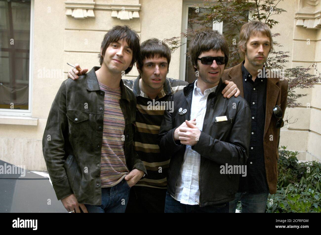 Milano Italia 11/05/2005 : sessione fotografica del gruppo Oasis prima del concerto Foto Stock
