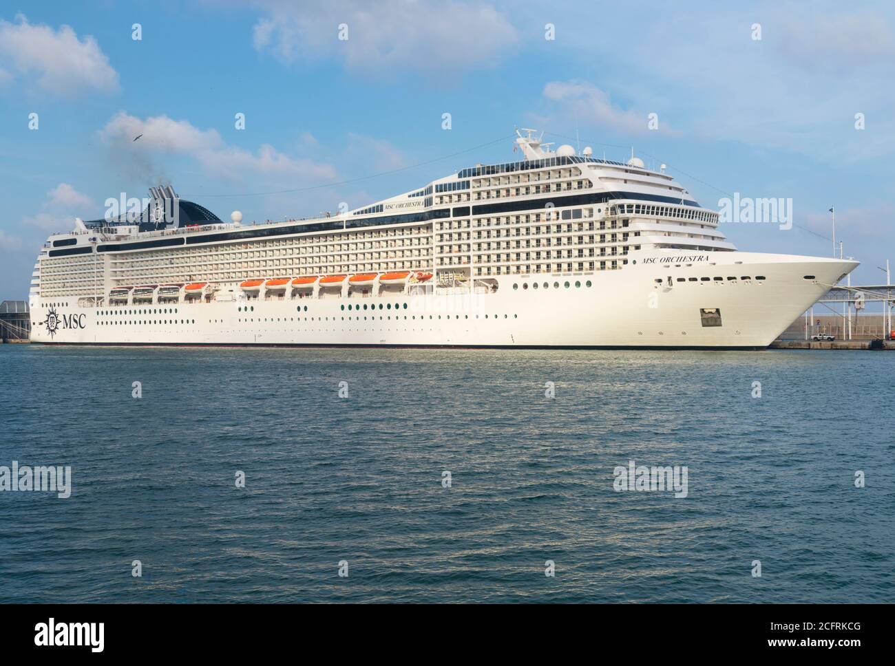 Nave da crociera MSC Orchestra della compagnia MSC Crociere attraccata nel porto di Barcellona. 20 settembre 2019. Foto Stock