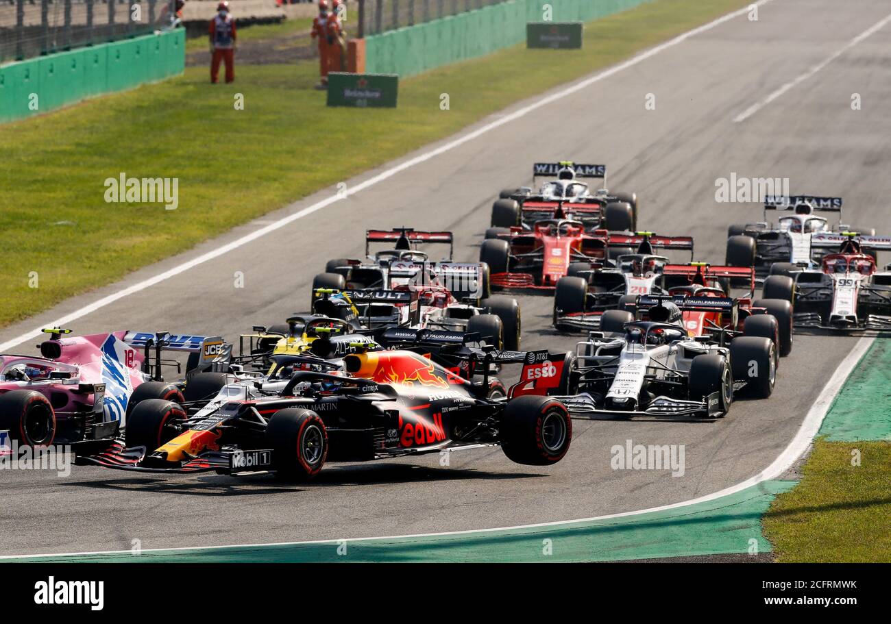 Inizio gara: Contatto tra GASLY Pierre (fra), Scuderia AlphaTauri Honda AT01, E ALBON Alexander (tha), Aston Martin Red Bull Racing Honda R. Foto Stock