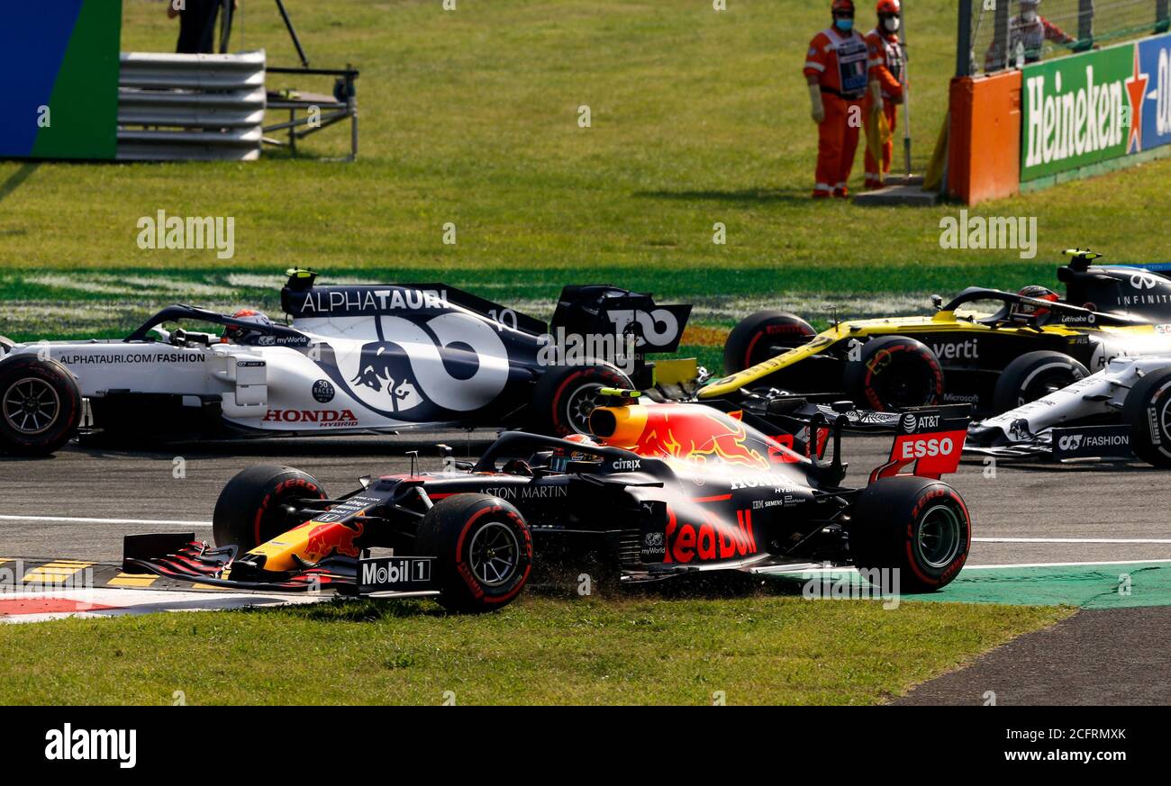 Inizio gara: Contatto tra GASLY Pierre (fra), Scuderia AlphaTauri Honda AT01, E ALBON Alexander (tha), Aston Martin Red Bull Racing Honda R. Foto Stock