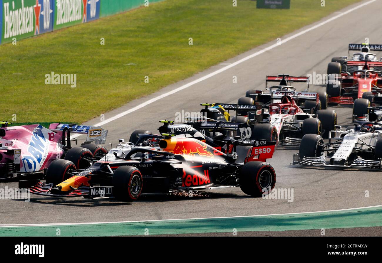 Inizio gara: Contatto tra GASLY Pierre (fra), Scuderia AlphaTauri Honda AT01, E ALBON Alexander (tha), Aston Martin Red Bull Racing Honda R. Foto Stock