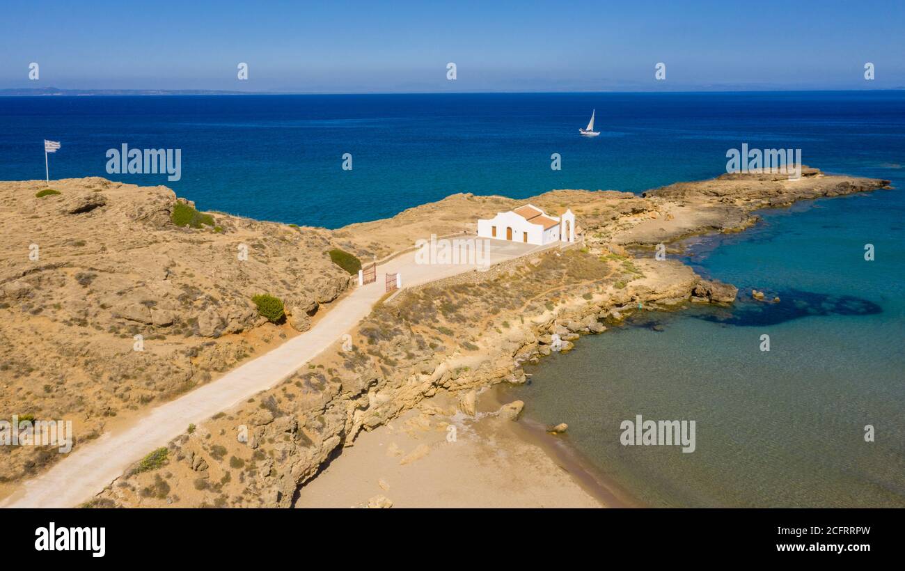 Veduta aerea della spiaggia e della chiesa di San Nicola, Zante, Grecia Foto Stock