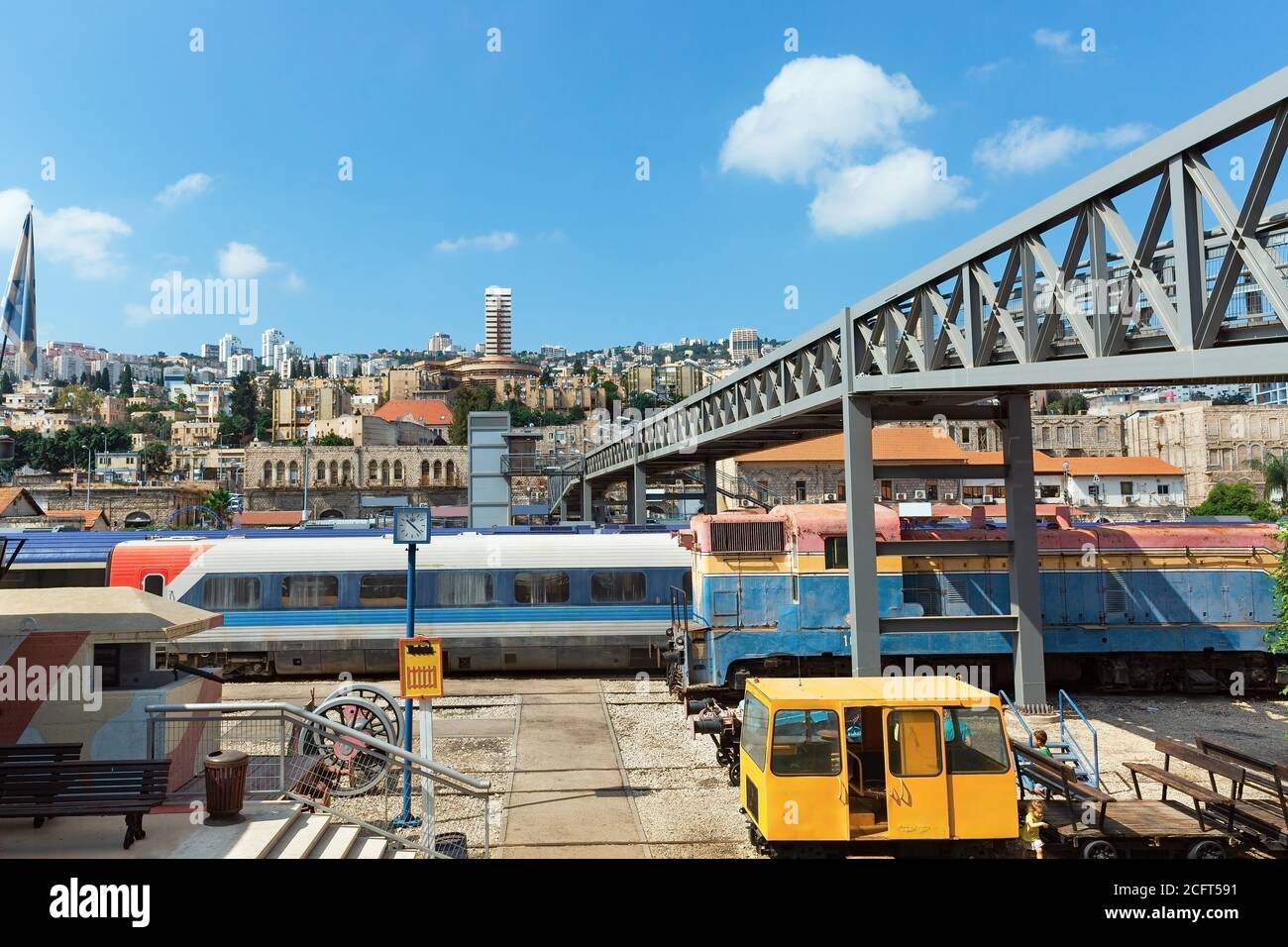 Il ponte sulla ferrovia ad Haifa, Israele Foto Stock