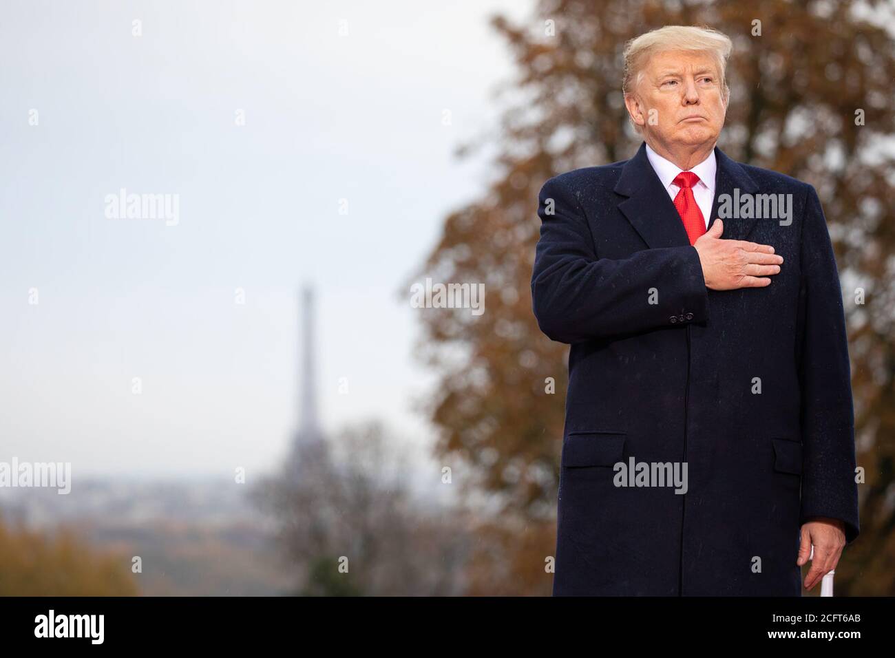 Il presidente americano del cimitero di Suresnes Donald J. Trump alla cerimonia di commemorazione americana al cimitero americano di Suresnes domenica 11 novembre 2018 Foto Stock