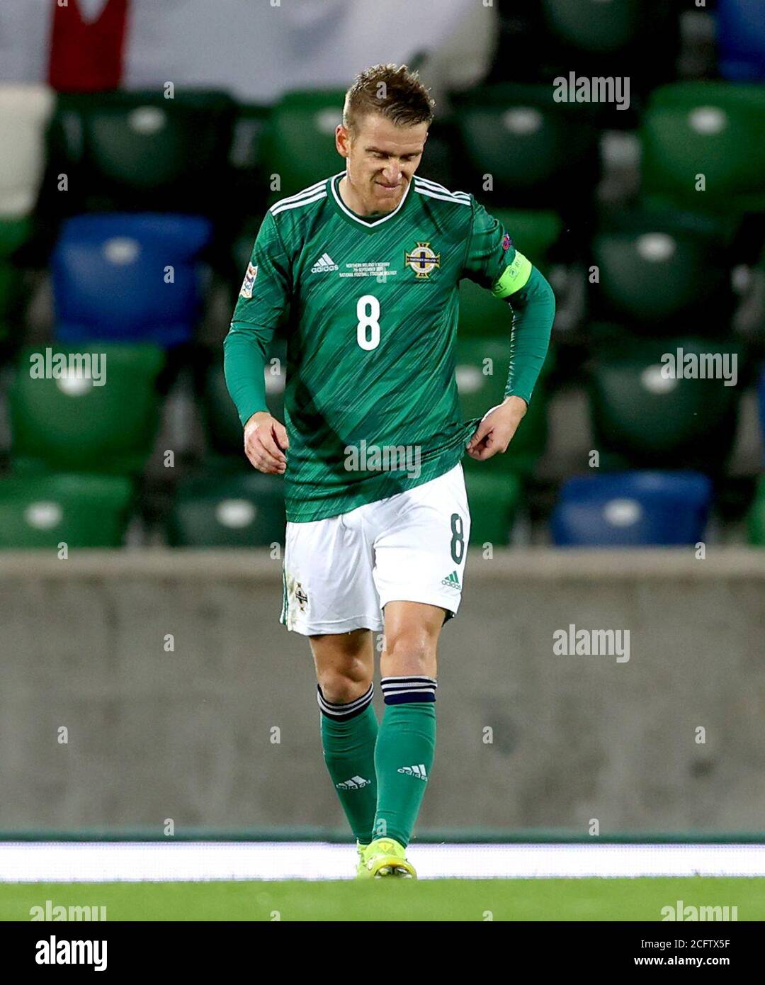 Steven Davis dell'Irlanda del Nord appare sfortunato durante la partita della UEFA Nations League Group 1, League B a Windsor Park, Belfast. Foto Stock