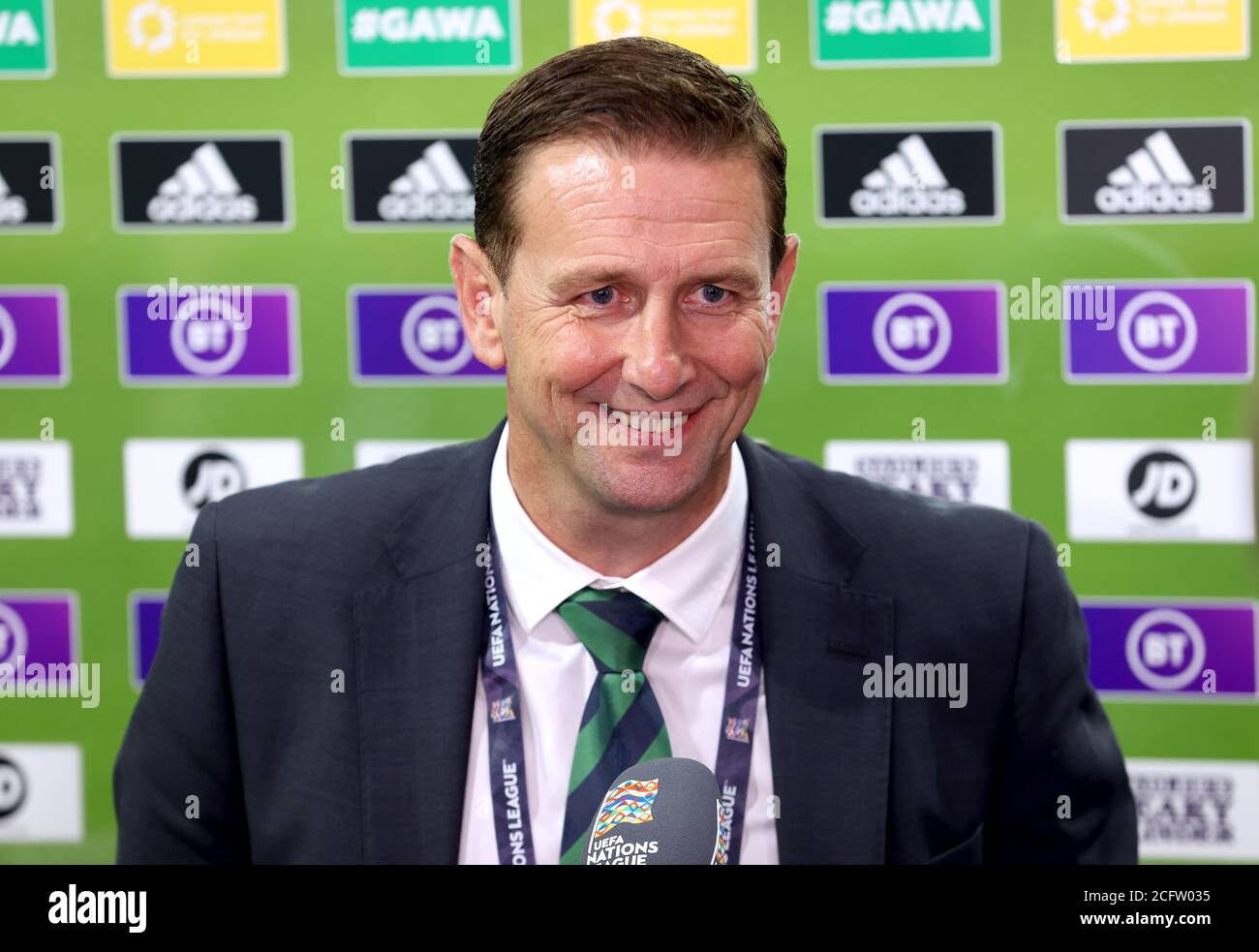 Il manager dell'Irlanda del Nord Ian Baraclough parla alla stampa dopo la partita della UEFA Nations League Group 1, League B a Windsor Park, Belfast. Foto Stock