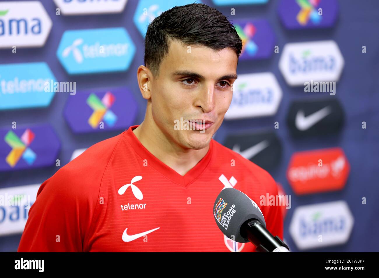 Il norvegese Mohamed Elyooussi parla alla stampa dopo la partita della UEFA Nations League Group 1, League B a Windsor Park, Belfast. Foto Stock