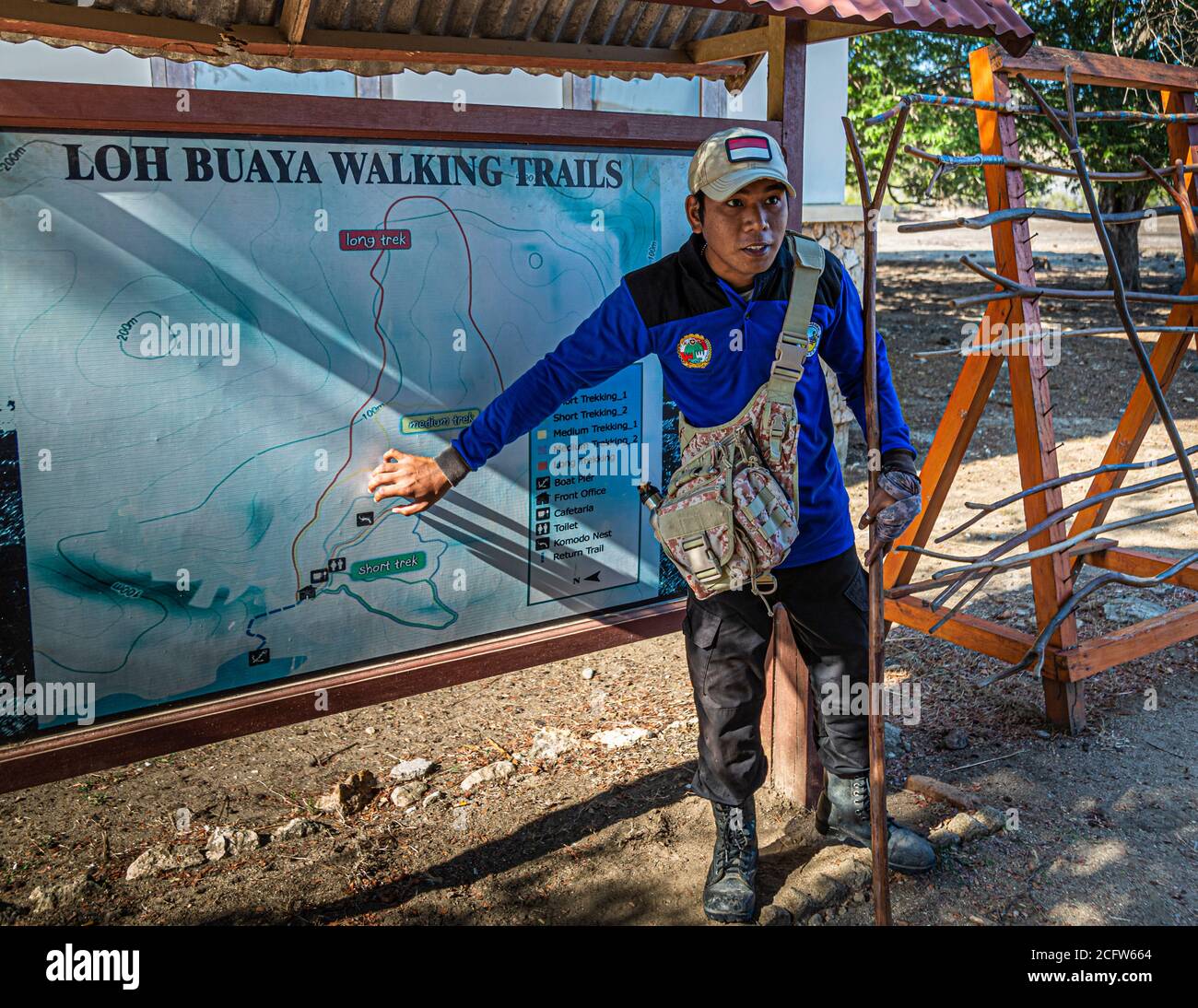 Percorsi a piedi Loh Buaya sull'isola di Komodo, Isole Sunda, Indonesia Foto Stock