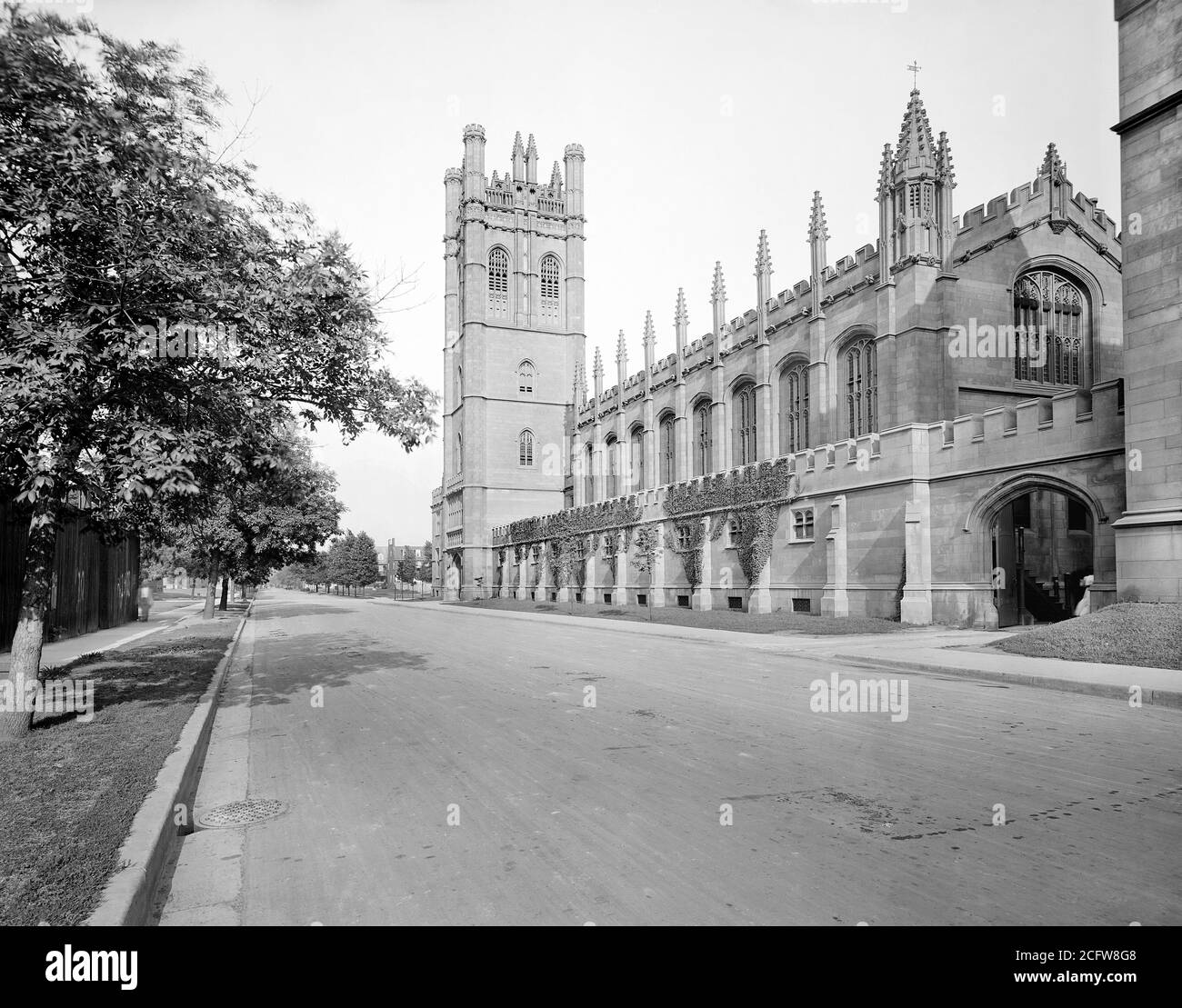 Hutchinson Hall e Mitchell Tower, University of Chicago, Chicago, Illinois, USA, Detroit Publishing Company, 1910 Foto Stock