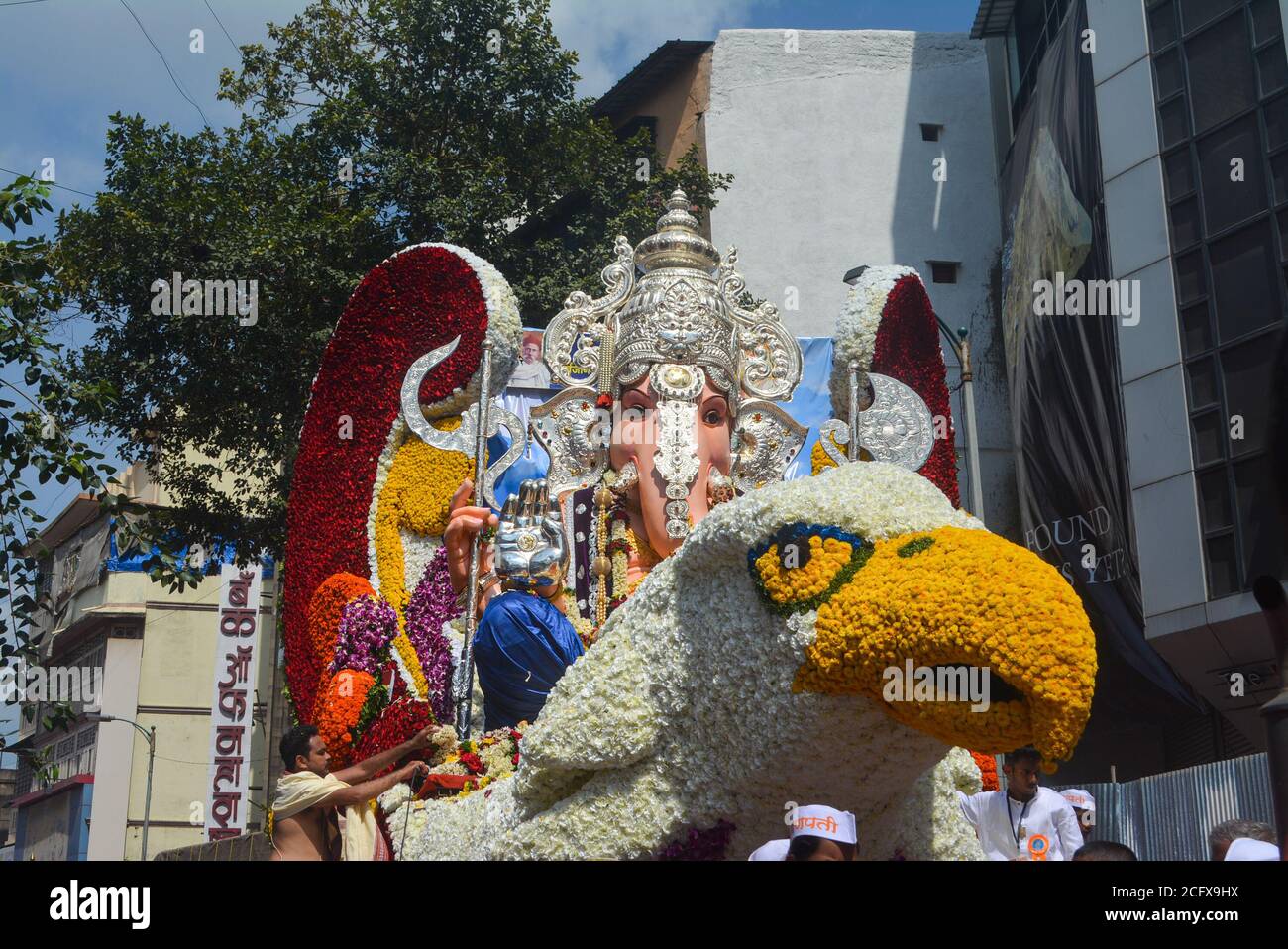Pune, India - 4 settembre 2017: Tulsi Bug Ganpati decorazione idolo durante Ganpati visarjan festival. Festa a pune. Foto Stock