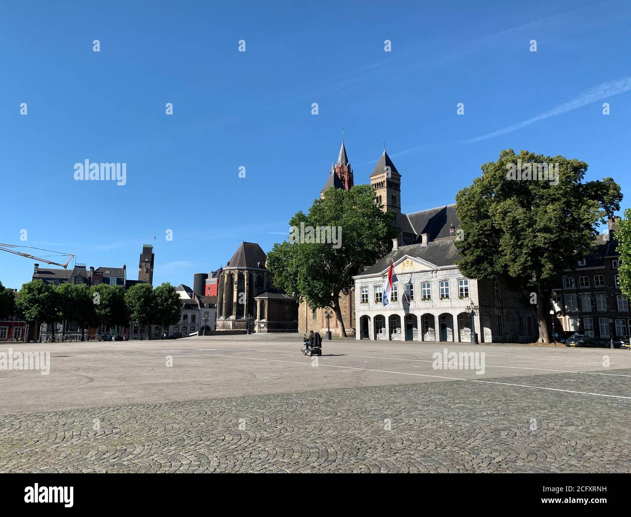 Piazza Vrijthof con la Basilica di San Servazio e la Chiesa di San Giovanni. Maastricht, Paesi Bassi Foto Stock