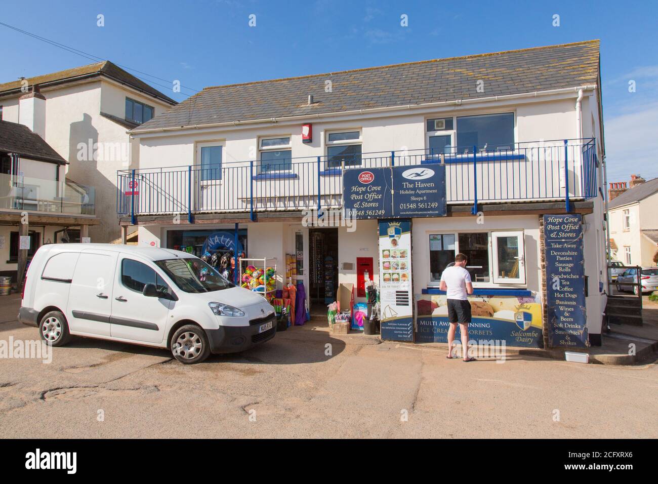 Ufficio postale e negozio generale a Hope Cove, Kinsbridge, Devon, Inghilterra, Regno Unito. Foto Stock