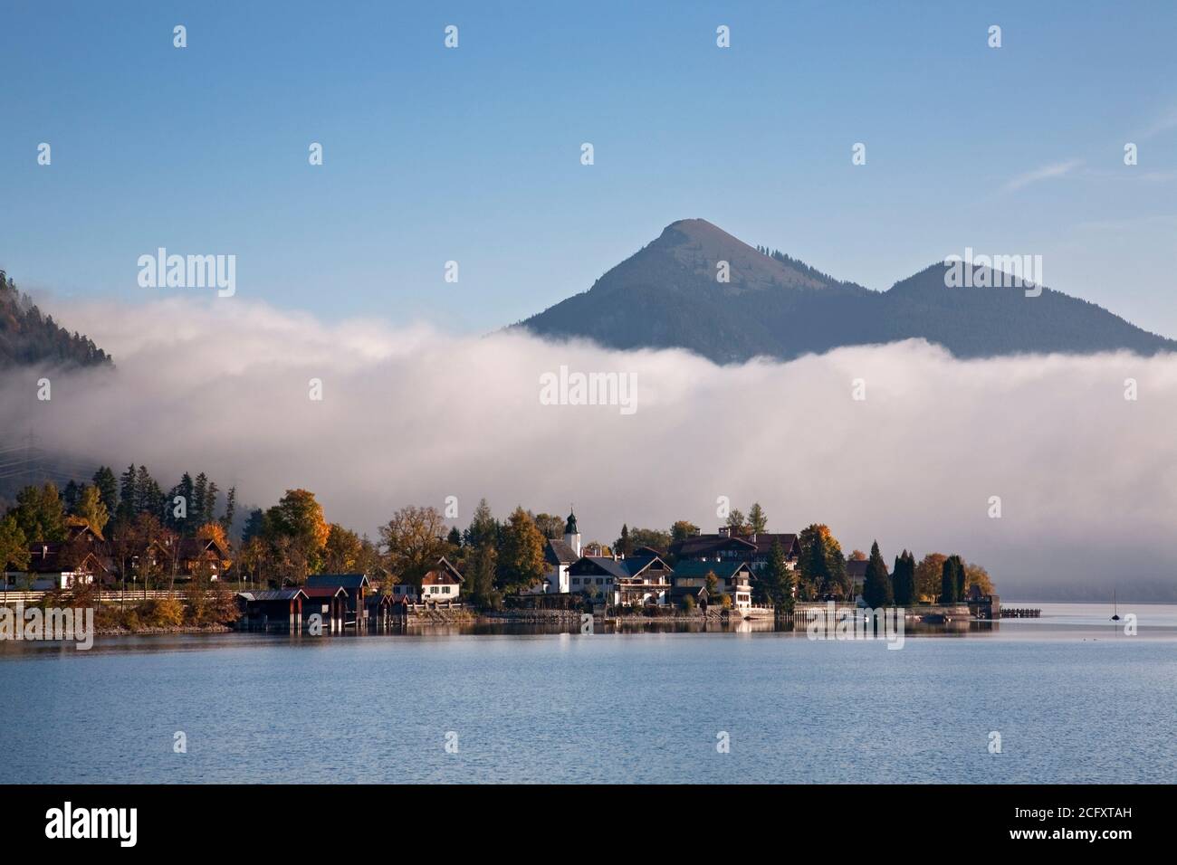 Geografia / viaggio, Germania, Baviera, Walchensee (Lago di Walchen), vista sul cottage Walchensee (Lago , diritti-aggiuntivi-clearance-Info-non-disponibile Foto Stock