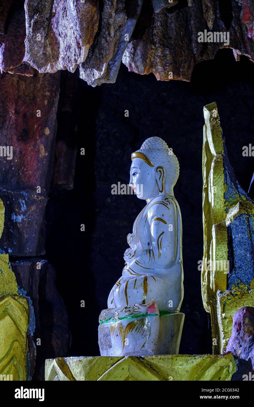 Myanmar (Birmania), Shan state, Kalaw, Shwe Oo min pagoda e grotta Foto Stock