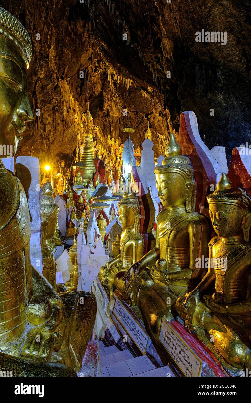 Myanmar (Birmania), Shan state, Pindaya, Shwe Oo min pagoda Foto Stock